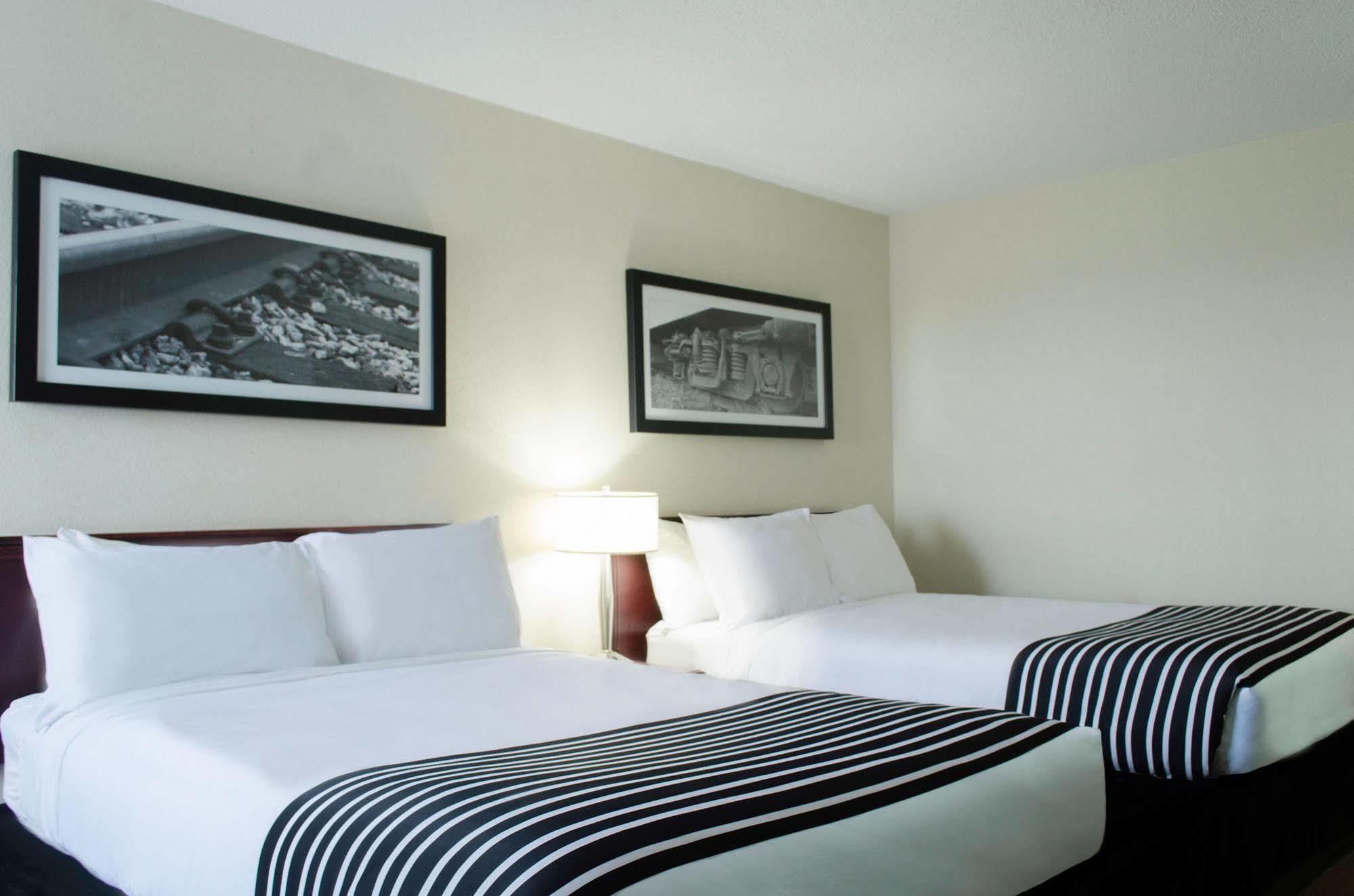 Sandman Hotel Quesnel Exterior photo